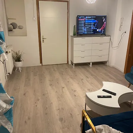 Für Firmen Ab 6 Monate Apartment *