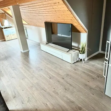 Für Firmen Ab 6 Monate Apartment *